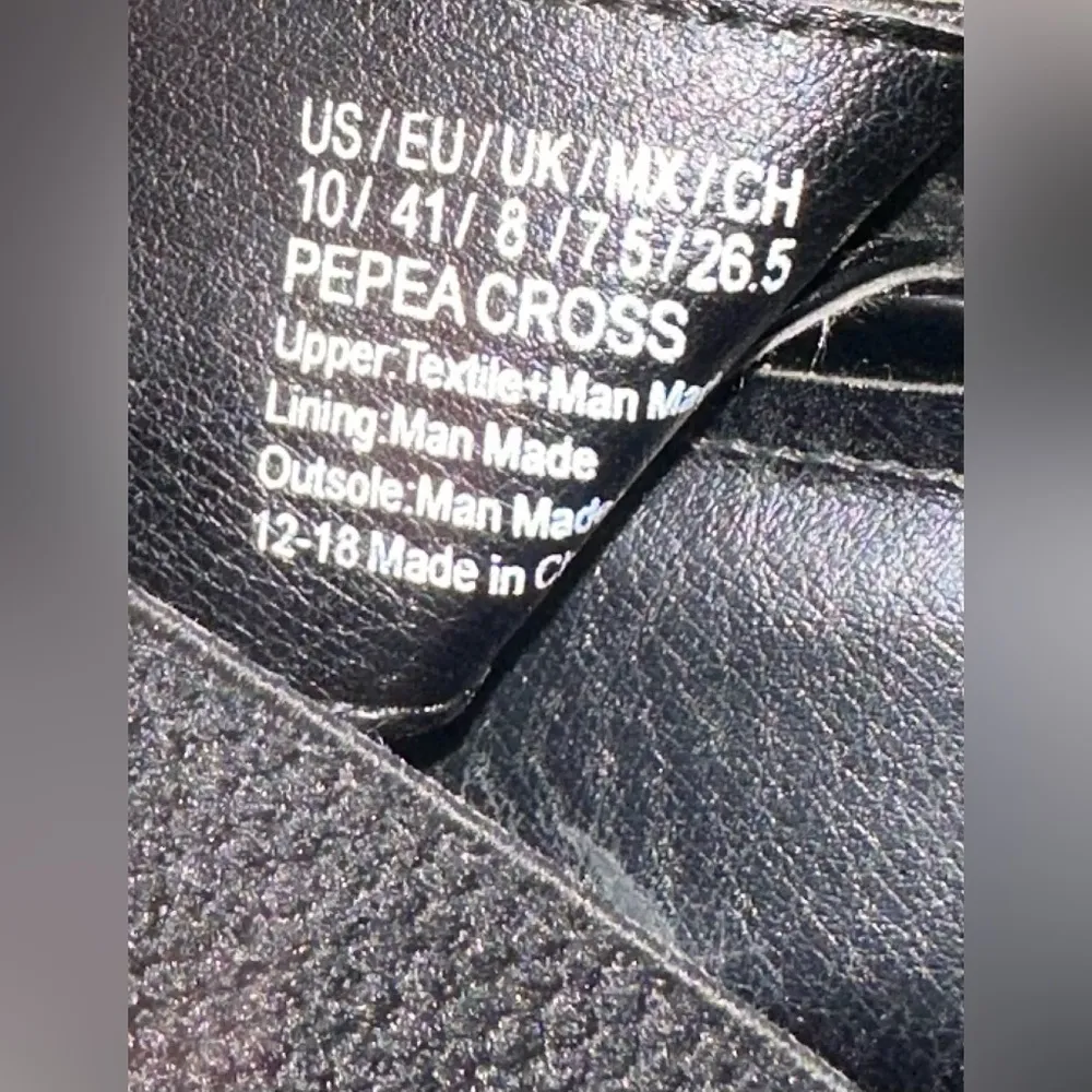 Kenneth Cole Reaction Women's Pepea Cross Platform Wedge BLK / 10 preowned. Black - Image 4