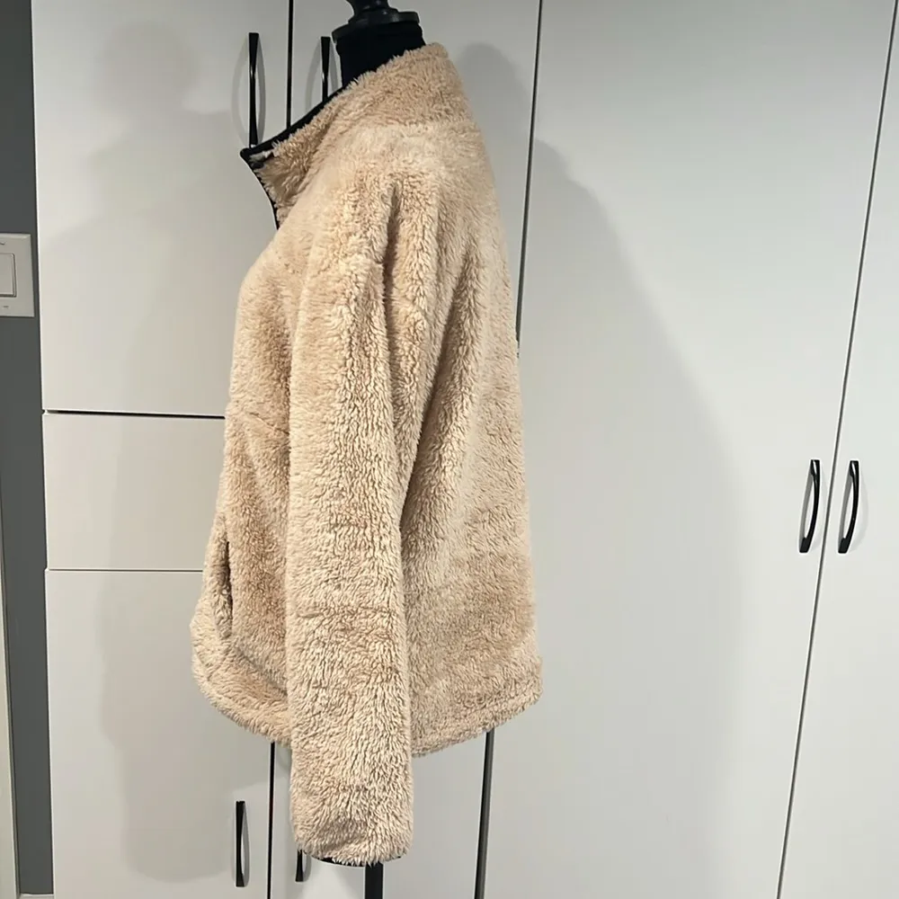 Victoria’s Secret‎ Pink teddy sweater . Size M - Image 4