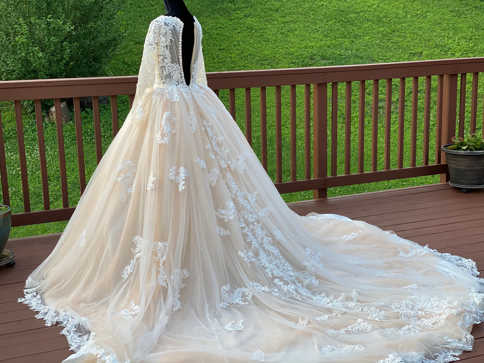 Wedding Dress princess long train lace Embroidered Long Sleeve Light Weight  - Image 9