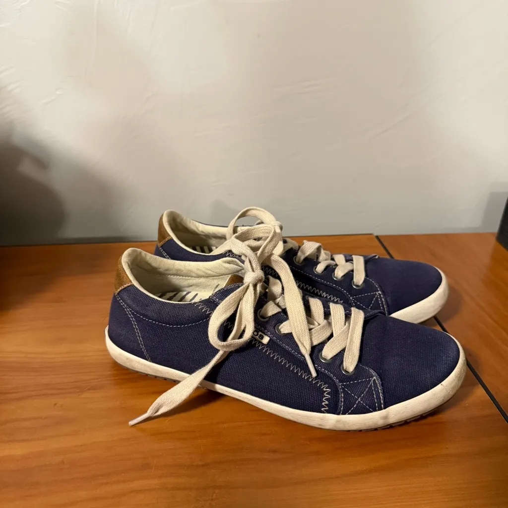 Taos Footwear Women's Starburst Sneaker Canvas Shoe Navy Blue‎ White Lace Up 8 Blue - Image 6