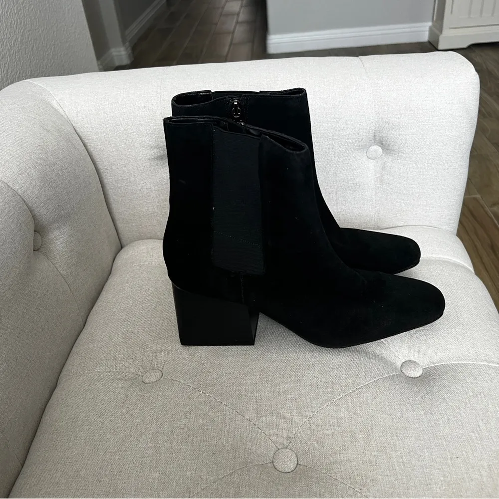 NEW Scarlette Waterproof Ankle Boot. Size 10 - Image 3
