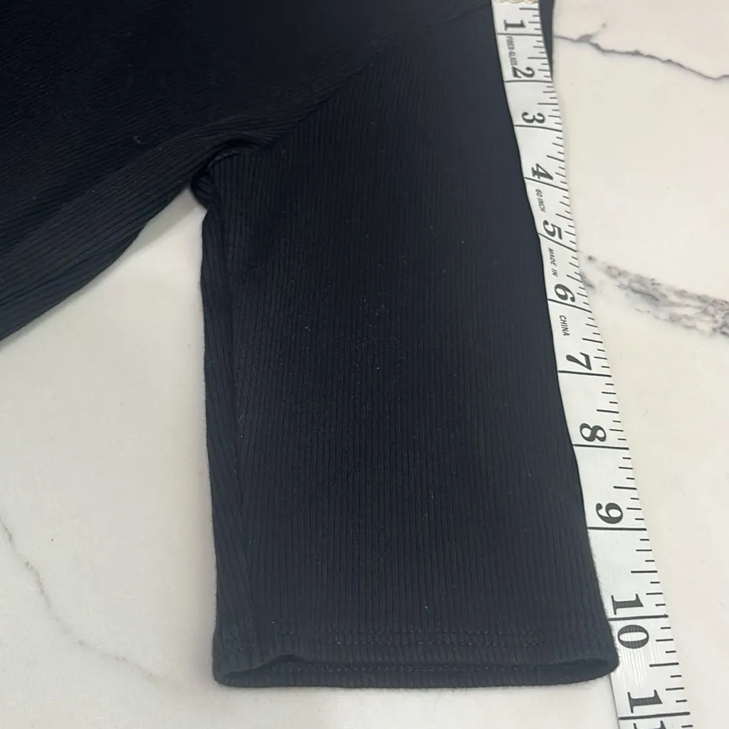 Elie Tahari black ribbed tee shirt - Image 4