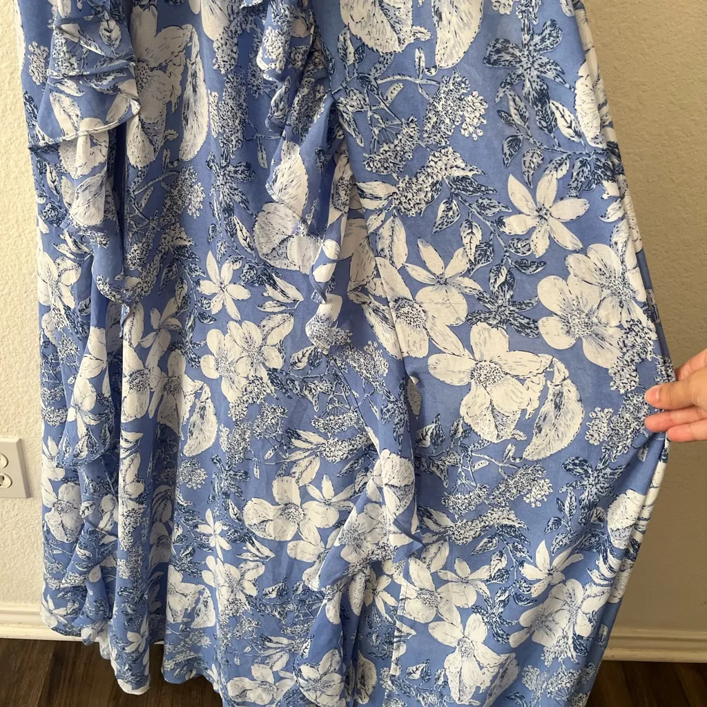 NEW ASTR Palace Blue White‎ Floral Ruffle Maxi Dress Size L Revolve - Image 7