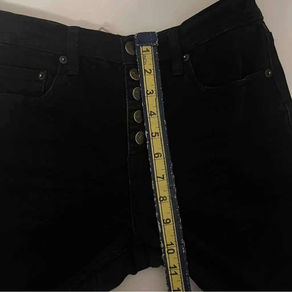 Women's Black High-Waisted Jeans - Image 8