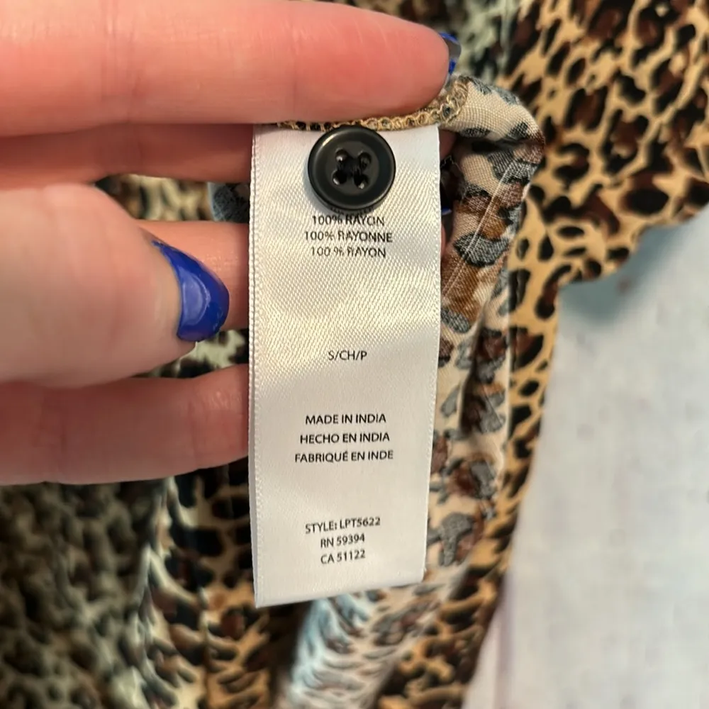 NWT Beachlunchlounge Rae Tie Front Camp Shirt - Image 7