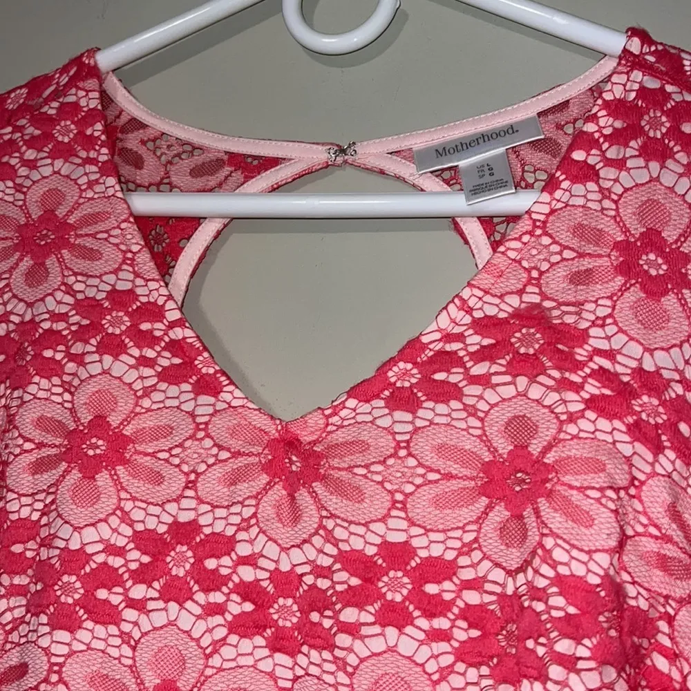 Motherhood Maternity large lace v - Image 3