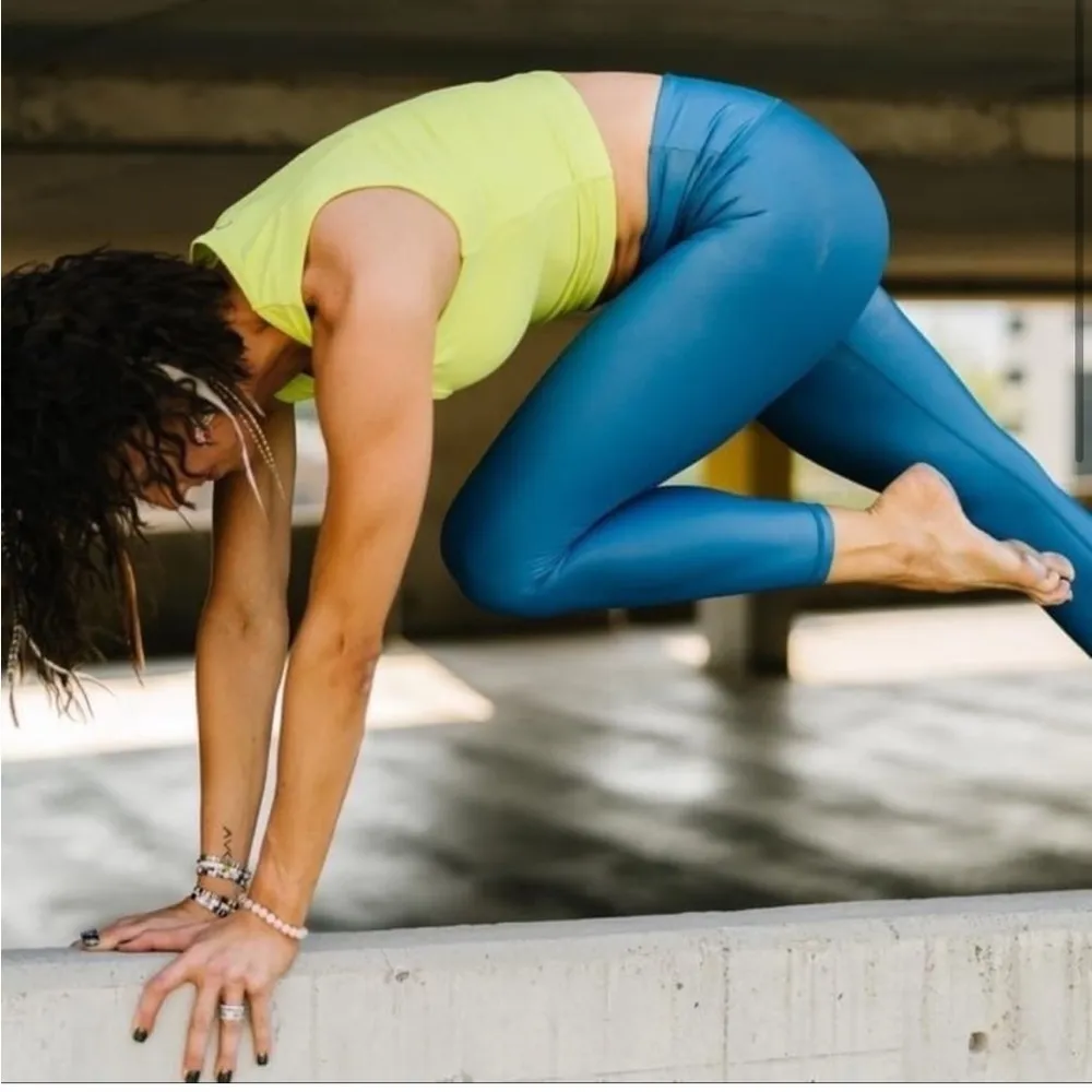 Zyia Blue Metallic Light n Tight Hi-Rise Leggings 7/8 24” Size 6-8 85 - Image 7