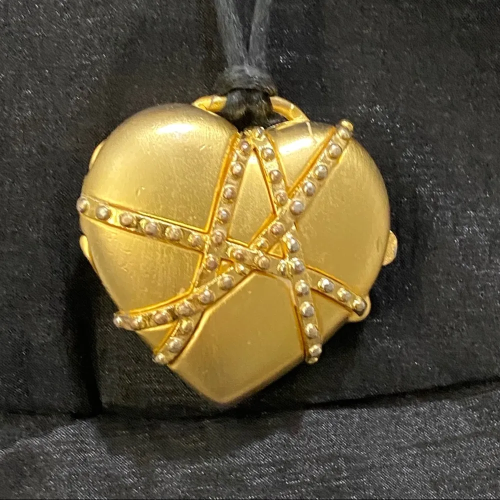Vintage Estée Lauder Heart Locket Necklace - Image 5
