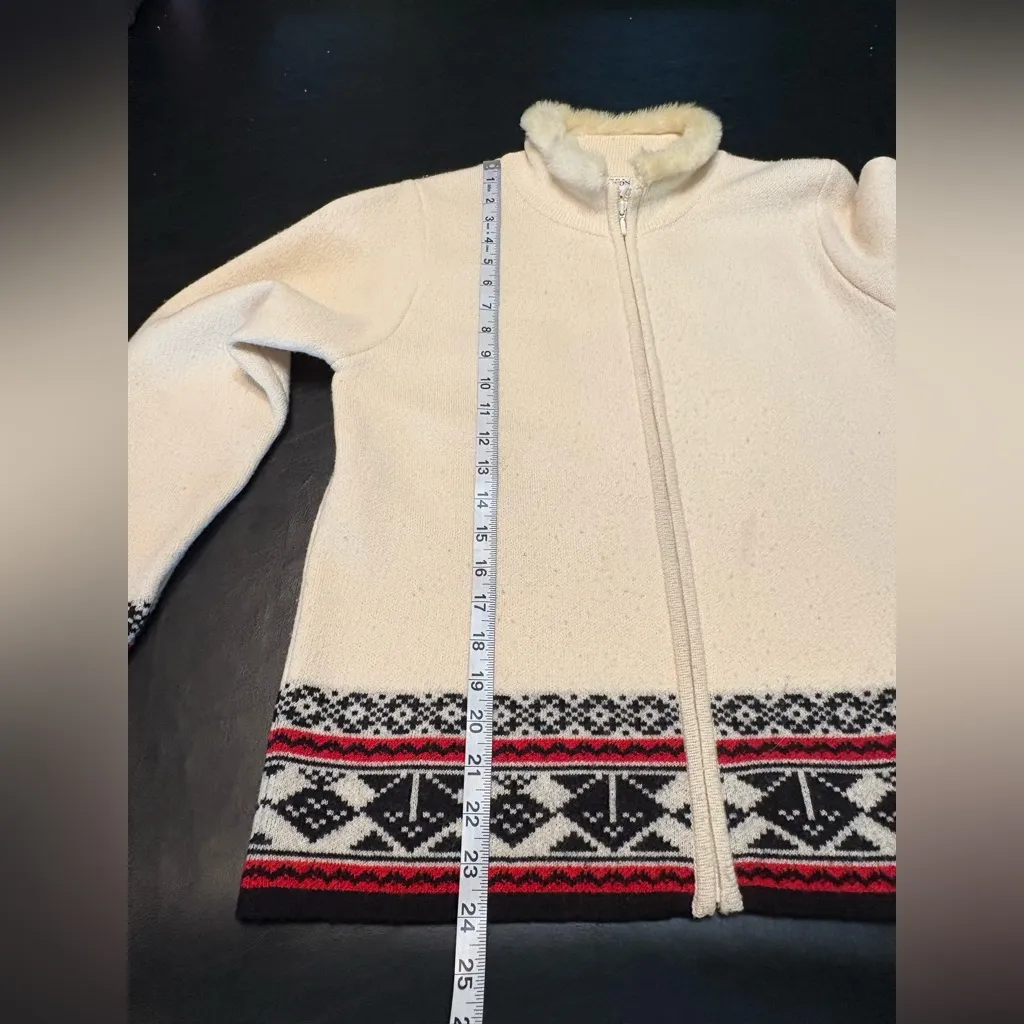 Vintage Pendleton Cream Sweater w/ Black &Red Accents Size S. 100% Virgin Wool - Image 11
