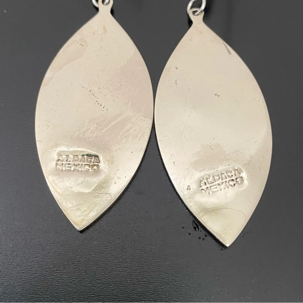 Vintage Alpaca Mexico Handcrafted MOP Abalone Inlay Mexican Silver Earrings 7g Green - Image 5