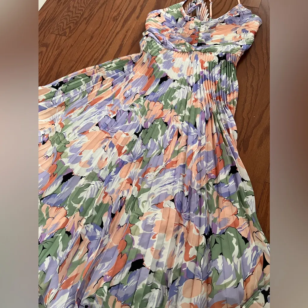 ASTR the label BLYTHE FLORAL PLISSE MIDI DRESS-M - Image 11