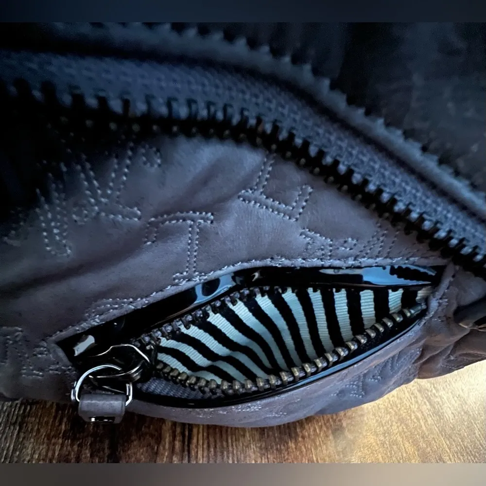 L.A.M.B. | ladies Gwen Stefani designer hobo handbag. - Image 13