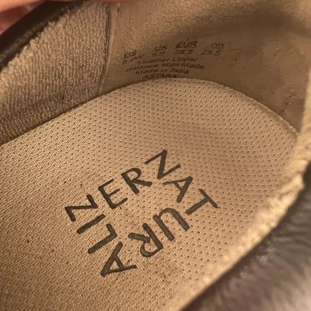 Naturalizer black leather sneakers size 8.5W - Image 4