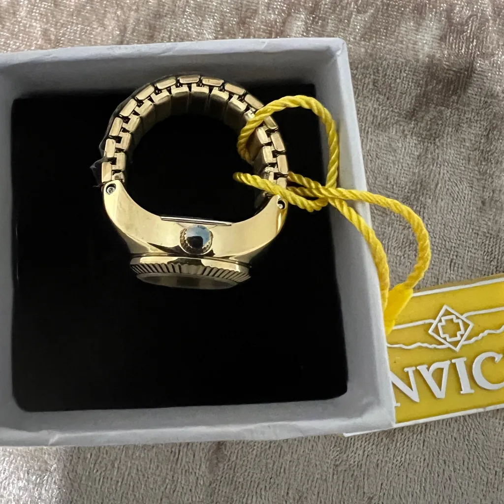 Invicta Gold Ring with Yellow Tag - Image 5