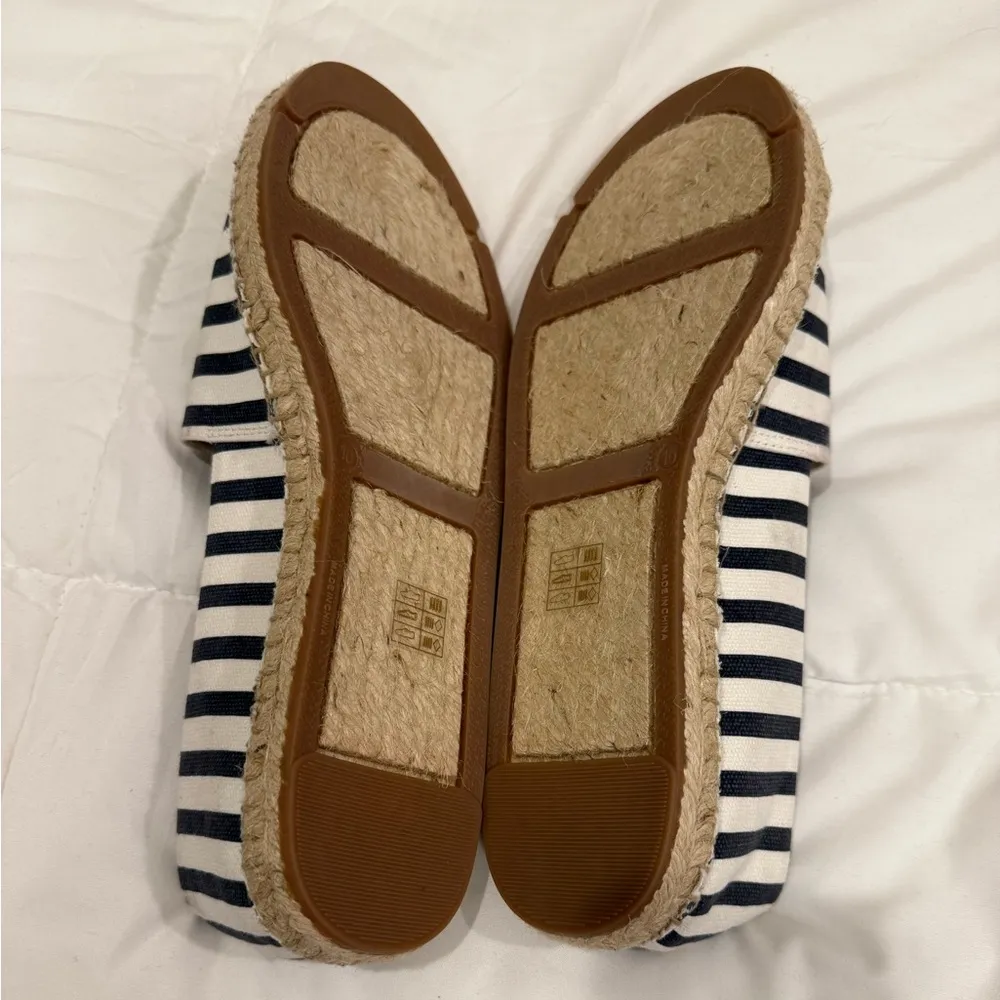 J. Crew Striped Espadrilles Flats Pull On White Blue Size 10 Coastal summer - Image 5