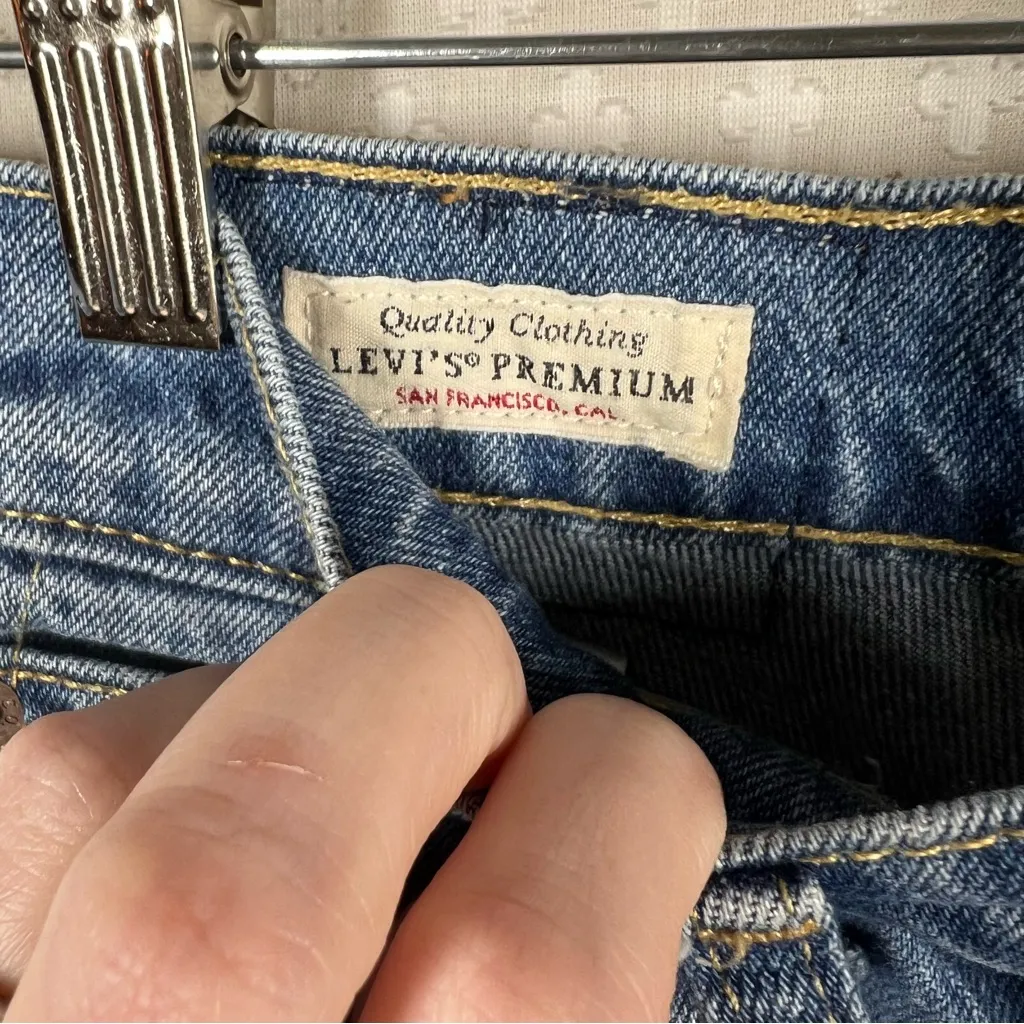 Levi’s Premium Medium Wash 70s High Flare‎ Jeans - Image 4