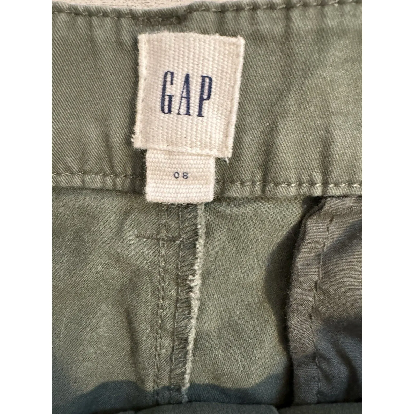 GAP Women’s 5" Khaki Chinos Shorts Size 8 Army green Stretch Preppy Vacation EUC - Image 3