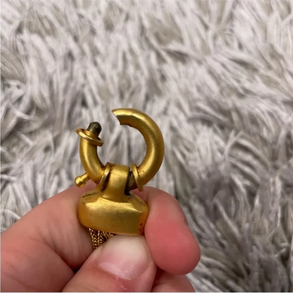 Eastman Quartz Gold Chain Wristband Watch - Image 3