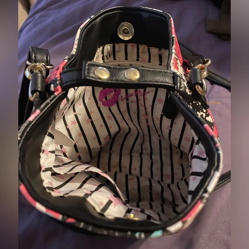 Luv Betsey By Betsey Johnson Beautiful Rose Crossbody - Image 4