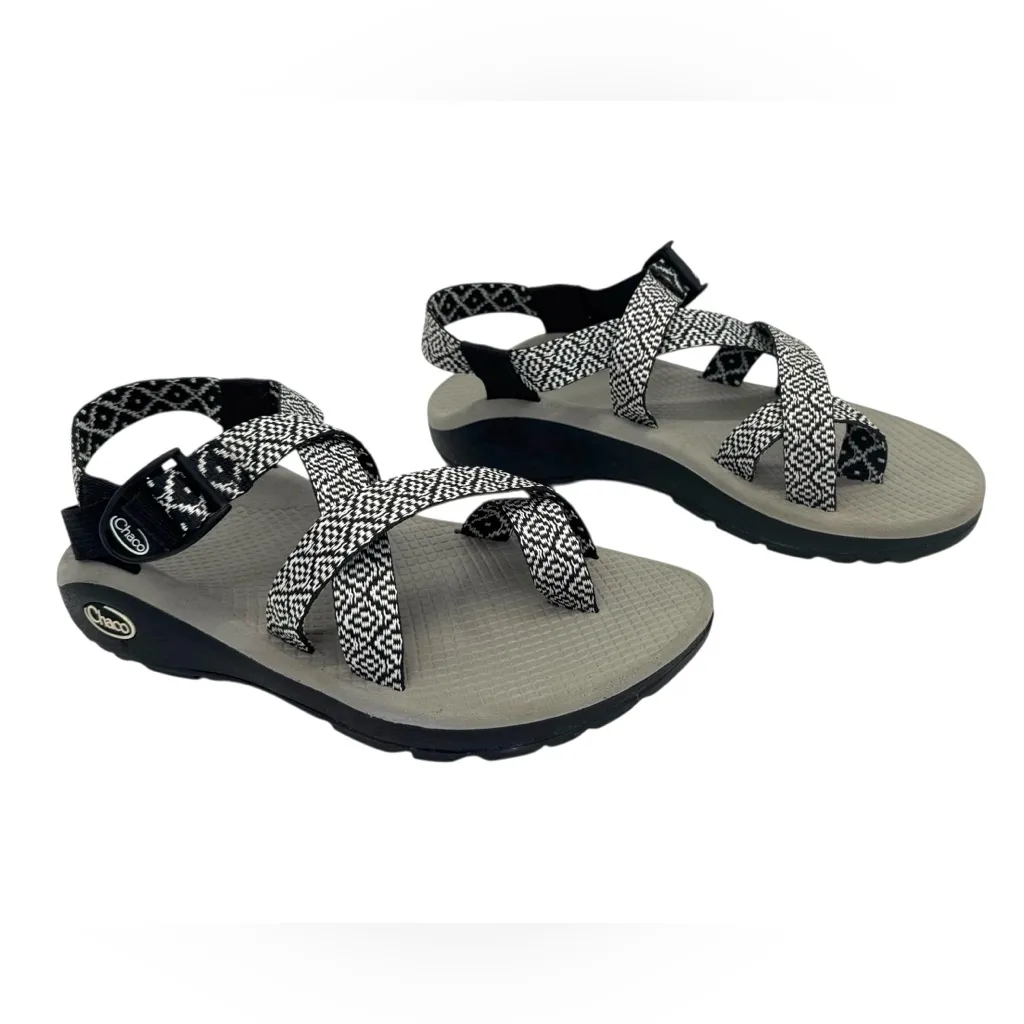Chaco Women's Z/2 Classic Outdoor Sandal White Black Geo Pattern Womens Size 7 - Image 5