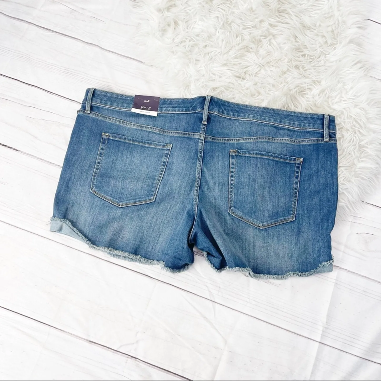 Ava & Viv Women's‎ Plus Size Denim Midi Shorts, Distressed Denim Wash Size 26W - Image 4