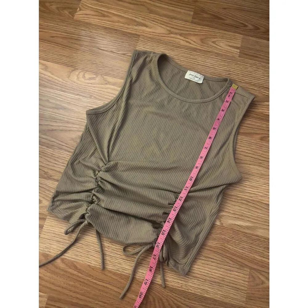 Free Kisses Crop Tank Top Size Medium - Image 4