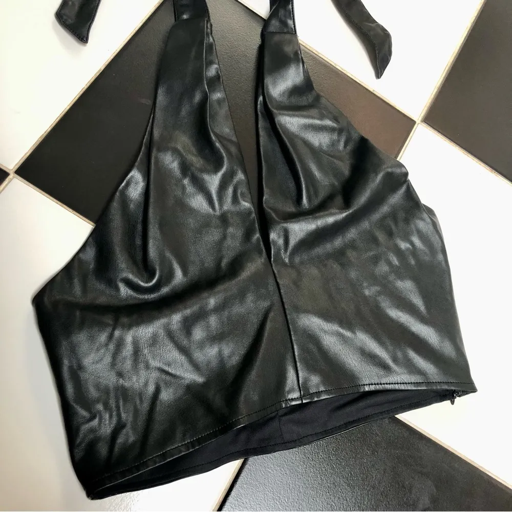 Staud Kai Faux Leather Halter Crop Top Black Keyhole Twist Sleeveless Vegan sz12 - Image 7