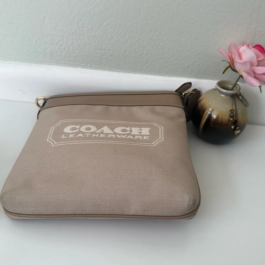 Coach Women's Kitt Messenger Crossbody With Coach Badge - Chalk Taupe - Image 13