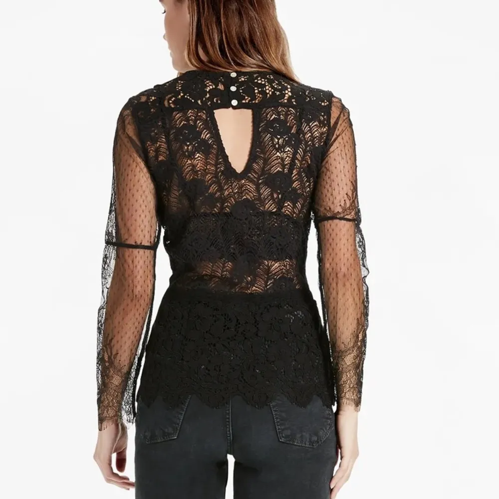 Lucky brand black Mixed Scallop Lace Top long sleeve brand new size small - Image 2