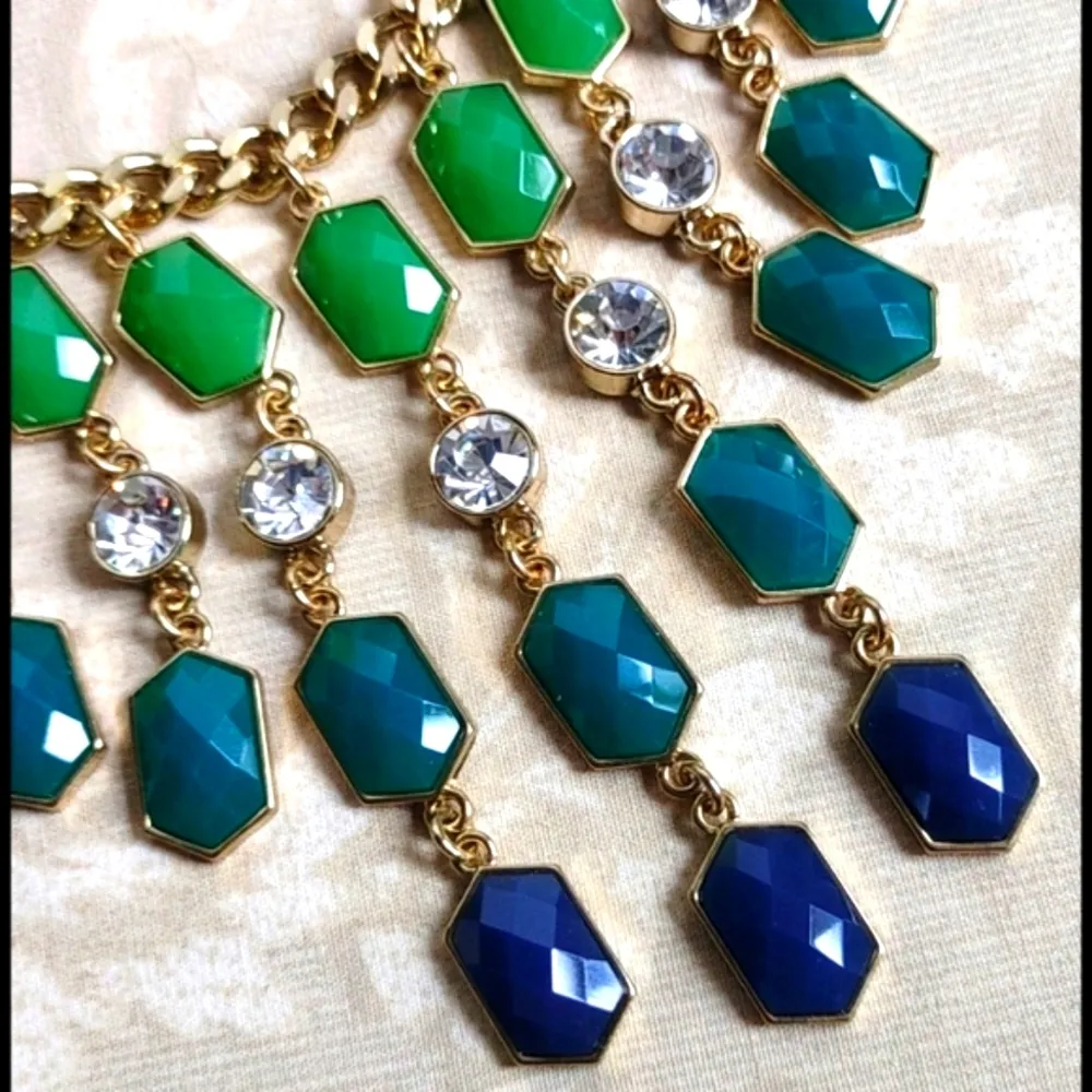 Anna & Ava Green And Crystal Drop Necklace Set - Image 2