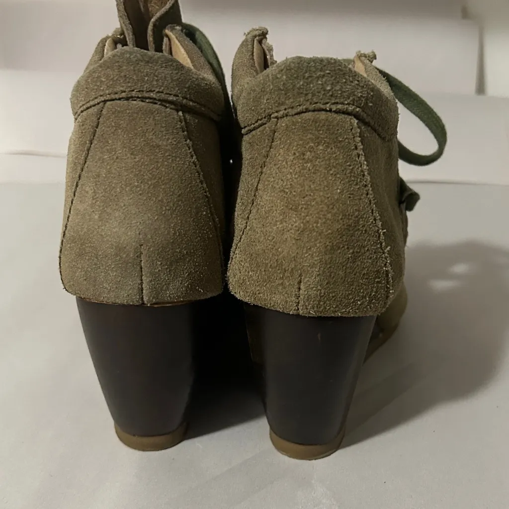 Very Volatile Moby Olive Suede Wedge Boots - Image 3