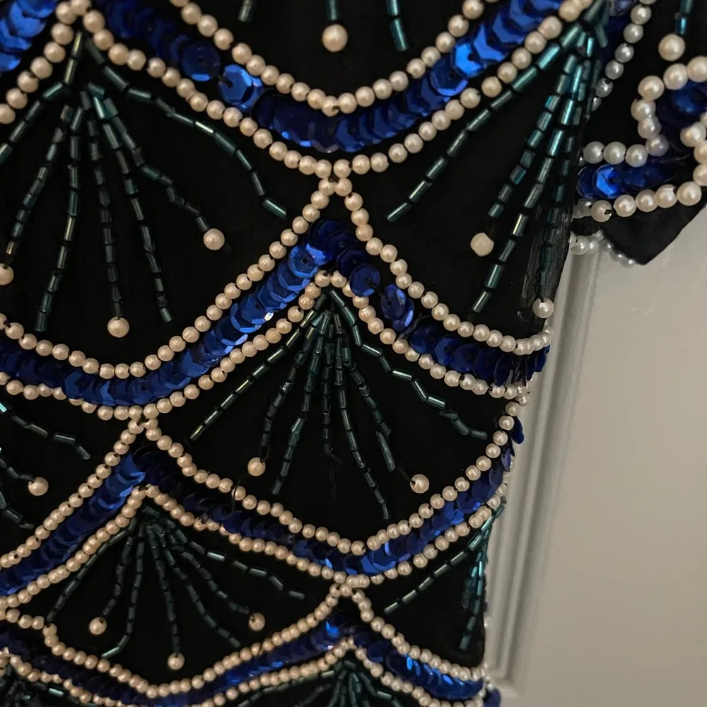 Laurence Kazar vintage beaded sequined silk back zip short sleeve blouse Size S. - Image 9