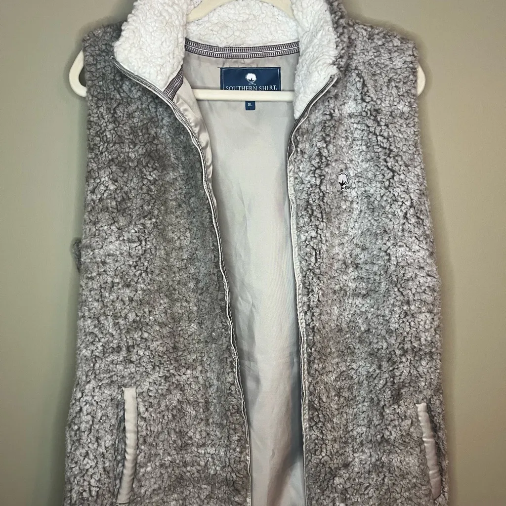 The Southern Shirt Company Women’s XL Sherpa Jacket/Vest - Image 5