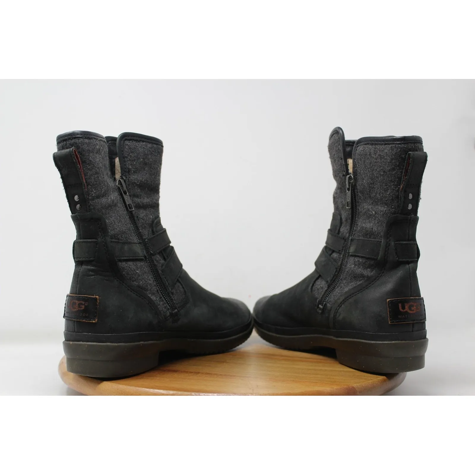 UGG  Simmens Boots Sz 8 Black Leather Waterproof Shearling Lined Buckle Side Zip - Image 9