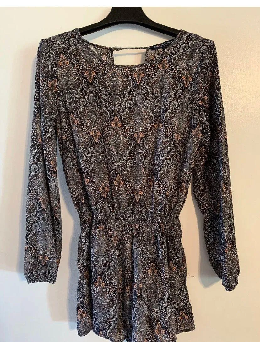 Multicolor Open Back Romper Size Medium - Image 3