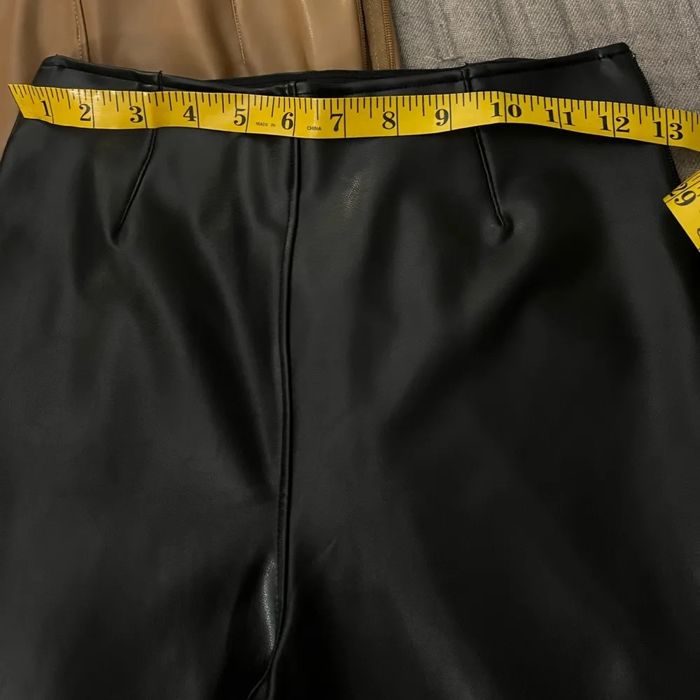 Classic Vegan Leather Legging Black Sz S Short EUC - Image 5