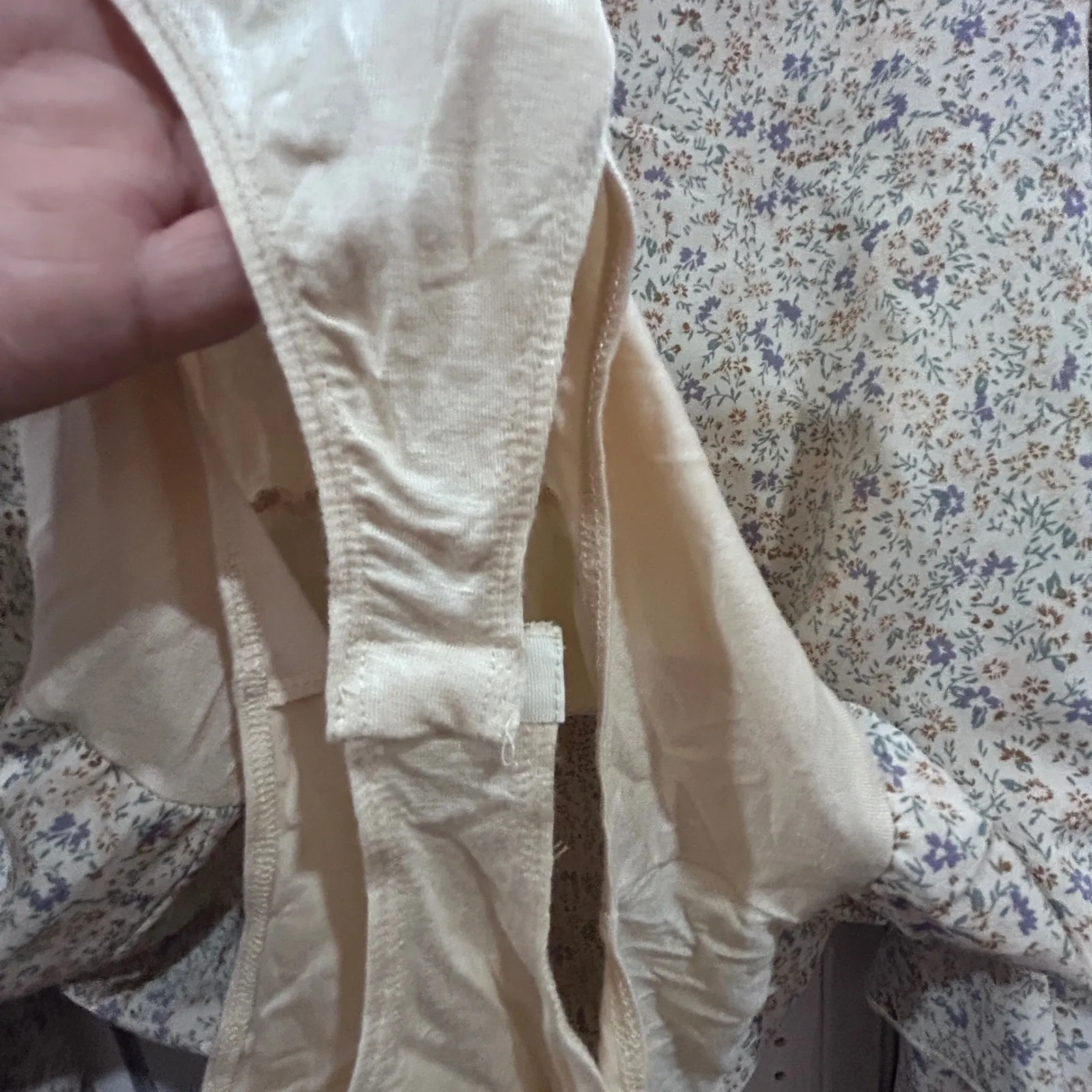 New HEYSON Floral Bell Sleeve V Neck Bodysuit Top Beige Multi Color Large Black - Image 6