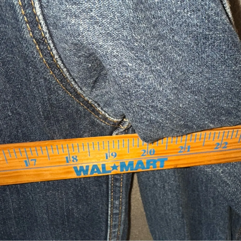 Levi’s Studded Blue Denim Trucker Statement Edgy Jean Jacket Women’s Medium - Image 9