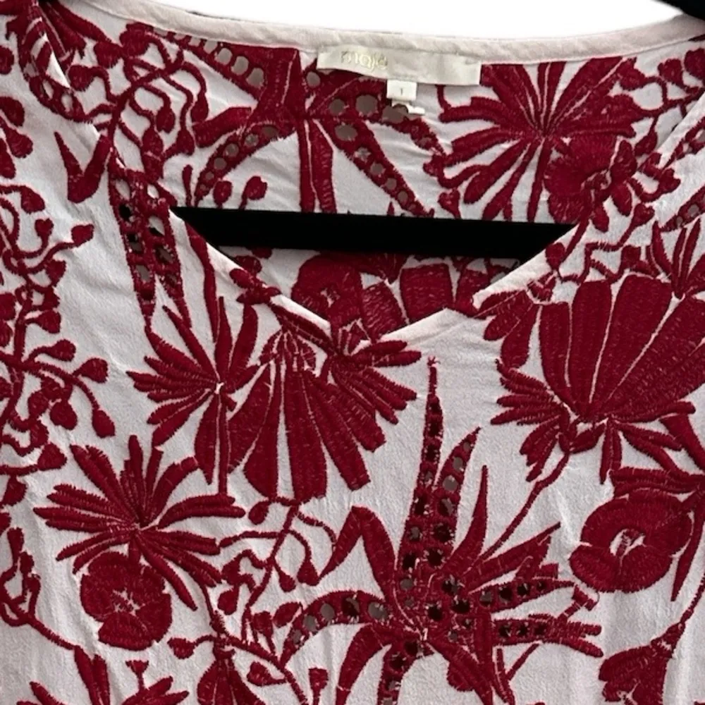MAJE RED WHITE EMBROIDERED VNECK PULLOVER SHORT ELBOW LENGTH SLEEVES TOP S - Image 4