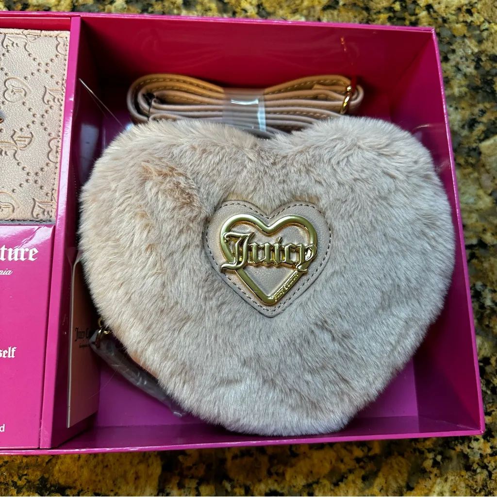 New Juicy Couture Pink Mini Faux Fur Heart‎ Purse & Credit Card Holder Set - Image 3