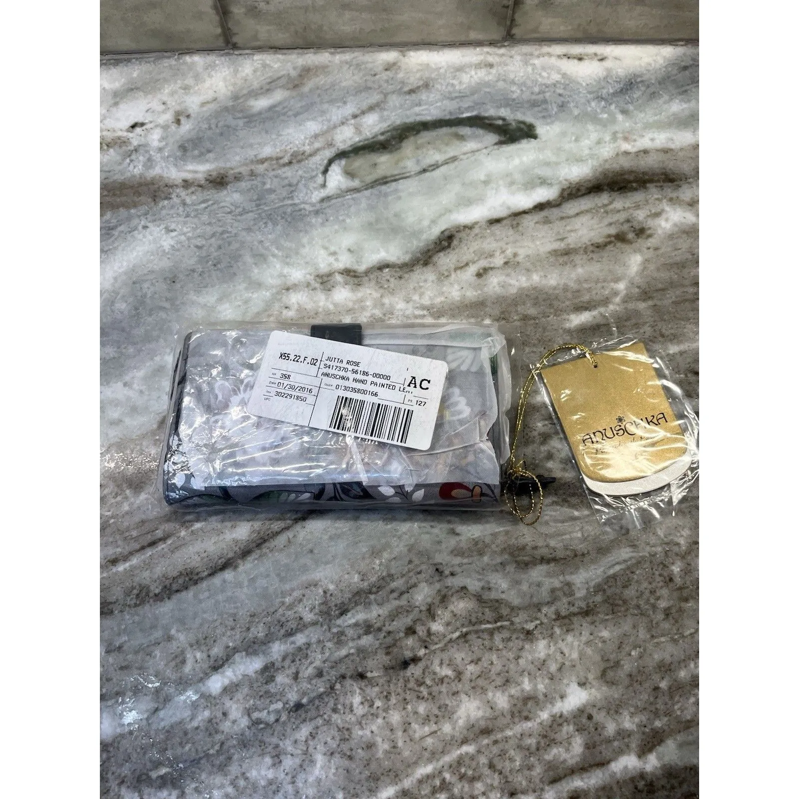 Anuschka Women's Hand Painted Wallet Floral Design Gray Green Leaves - Image 3