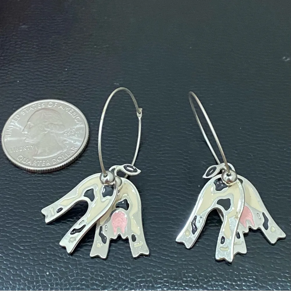Vintage BEREBI Comical Cow Enamel Hoop Earrings 6g - Image 6