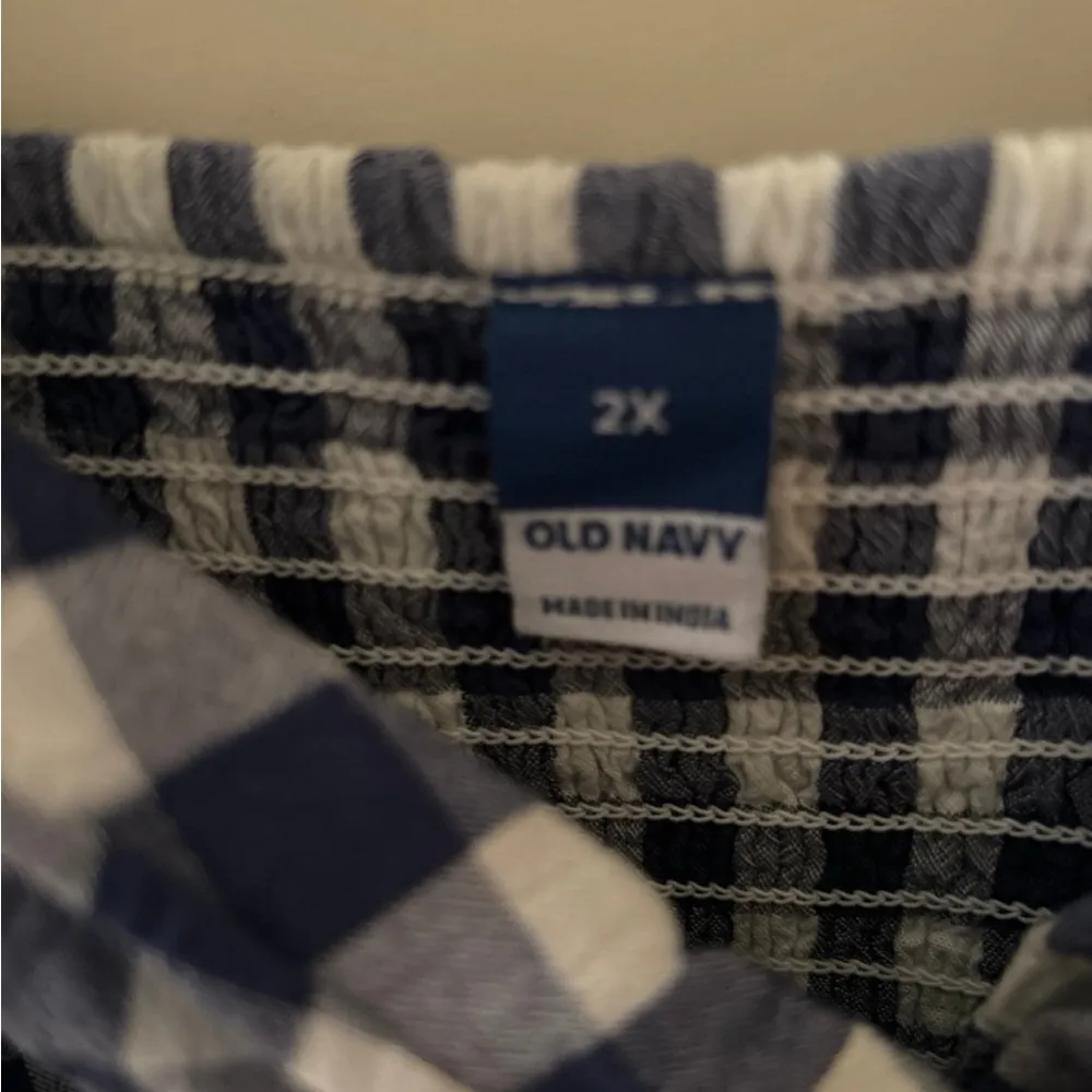 Old Navy Blue and White Checkered Top - Image 5