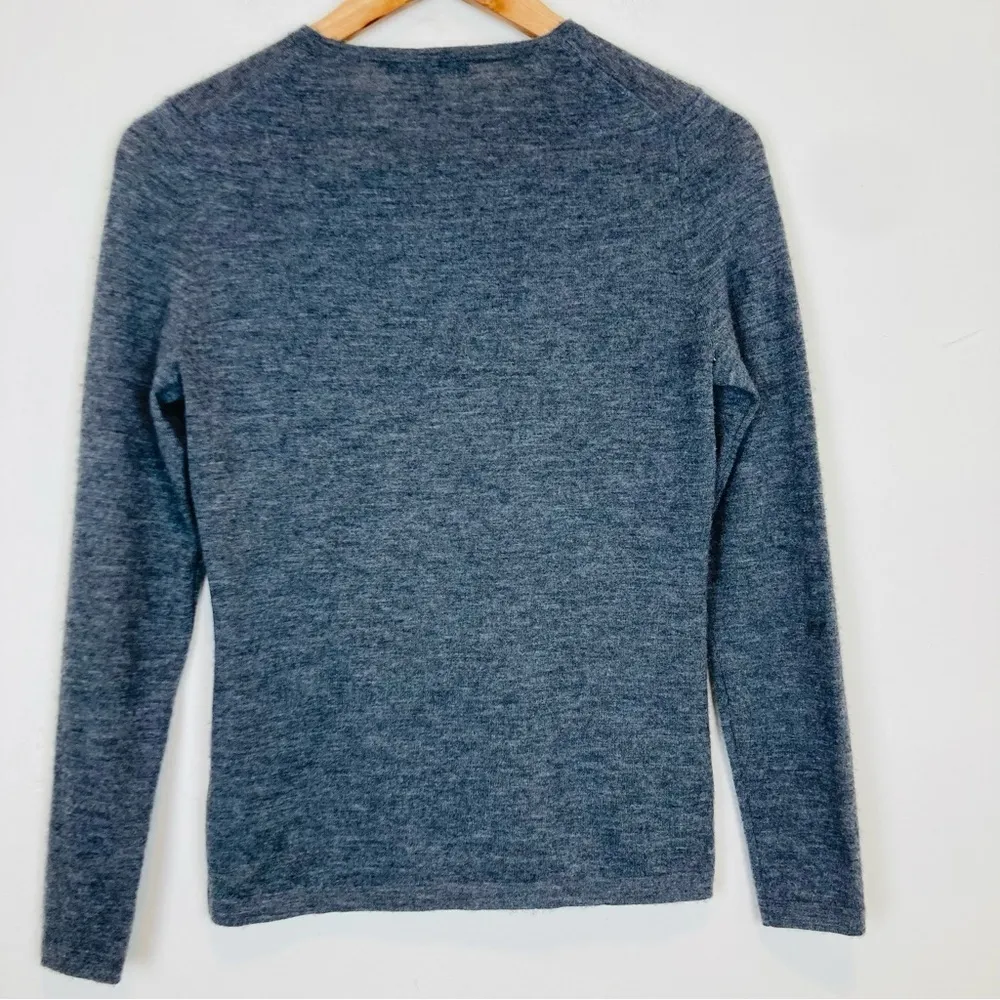 Neiman Marcus cashmere collection gray crew neck sweater. Size small. - Image 3