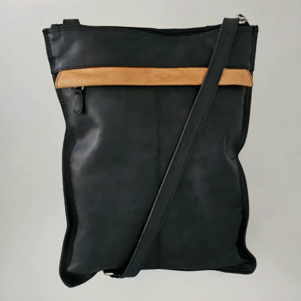 Chaos Leather Collection Black & Tan Leather Crossbody Sling Bag - Image 4