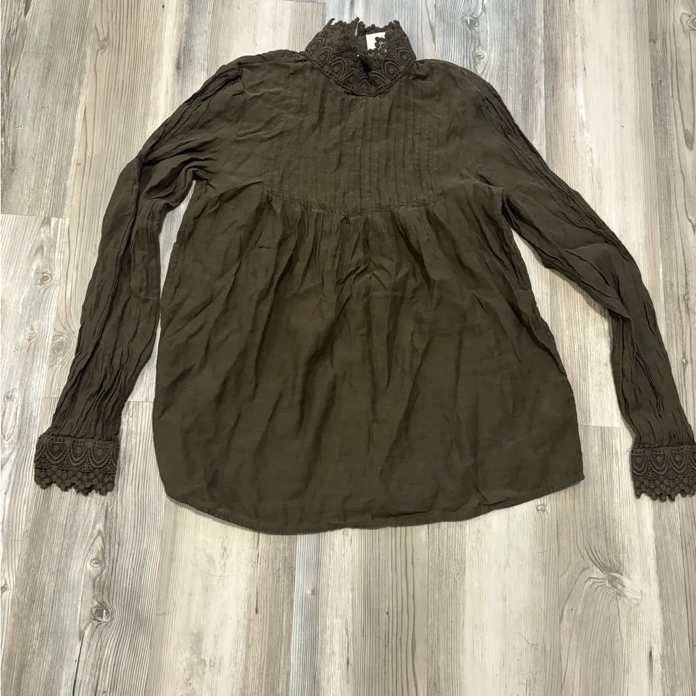 LOGG Size 2, Lightweight, Keyhole Back, Long Sleeve - Image 5