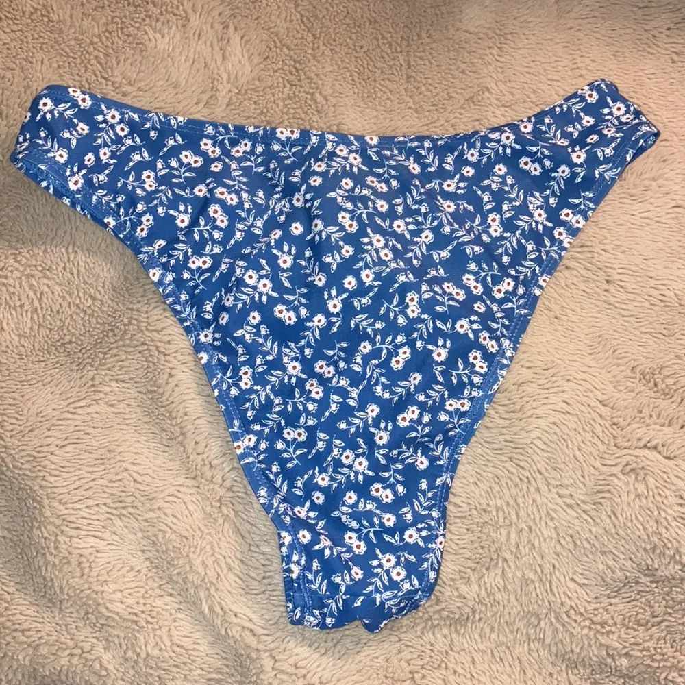 SheIn 🎉4 for $20 NWOT  Flower Bikini, Small - Image 6