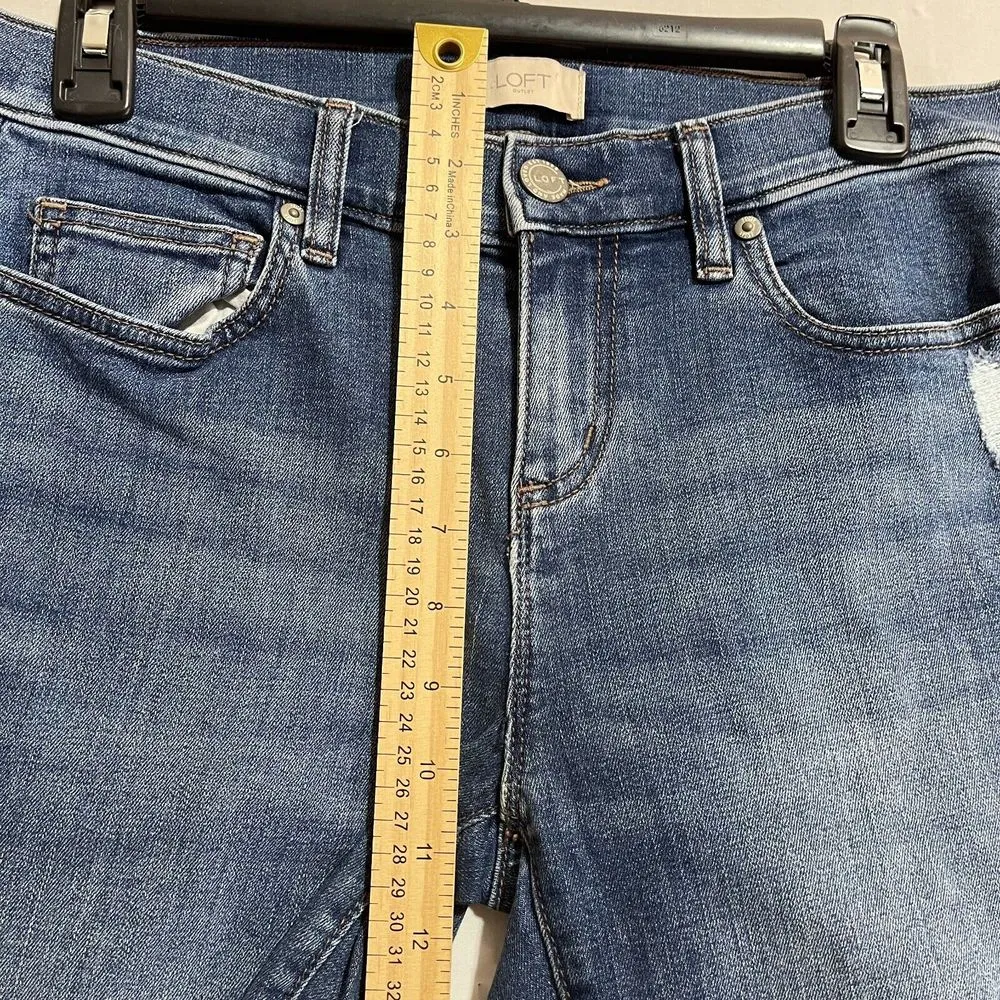 Loft Outlet Capri Shorts Women 4 Blue Denim Distressed Pockets Med‎ Wash Cuffed - Image 6