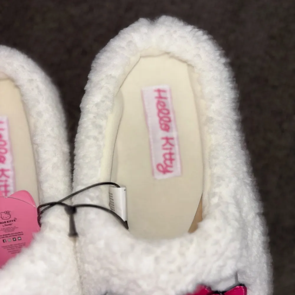 Slippers - Size Medium - Image 4
