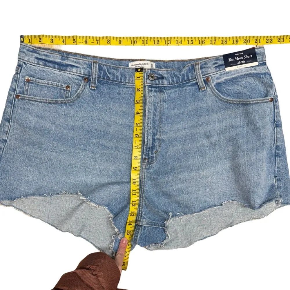NWT Abercrombie Fitch The Mom Short High Rise Curve Love Cutoffs Denim Size 35 - Image 13
